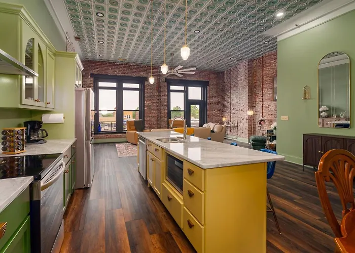 Walkable Downtown Luxury