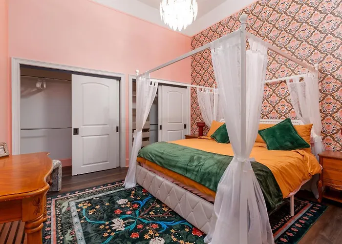 Apartment Walkable Downtown Luxury *